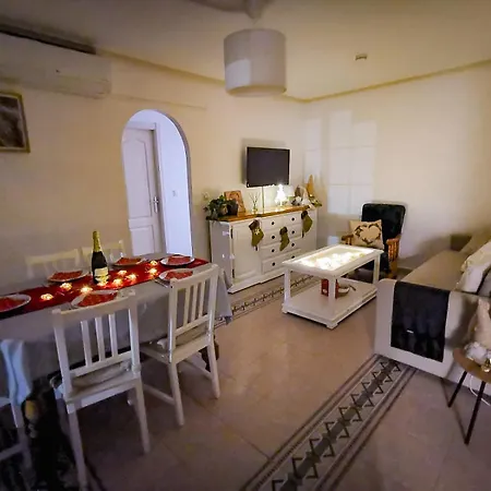 Apartment Blanca *
